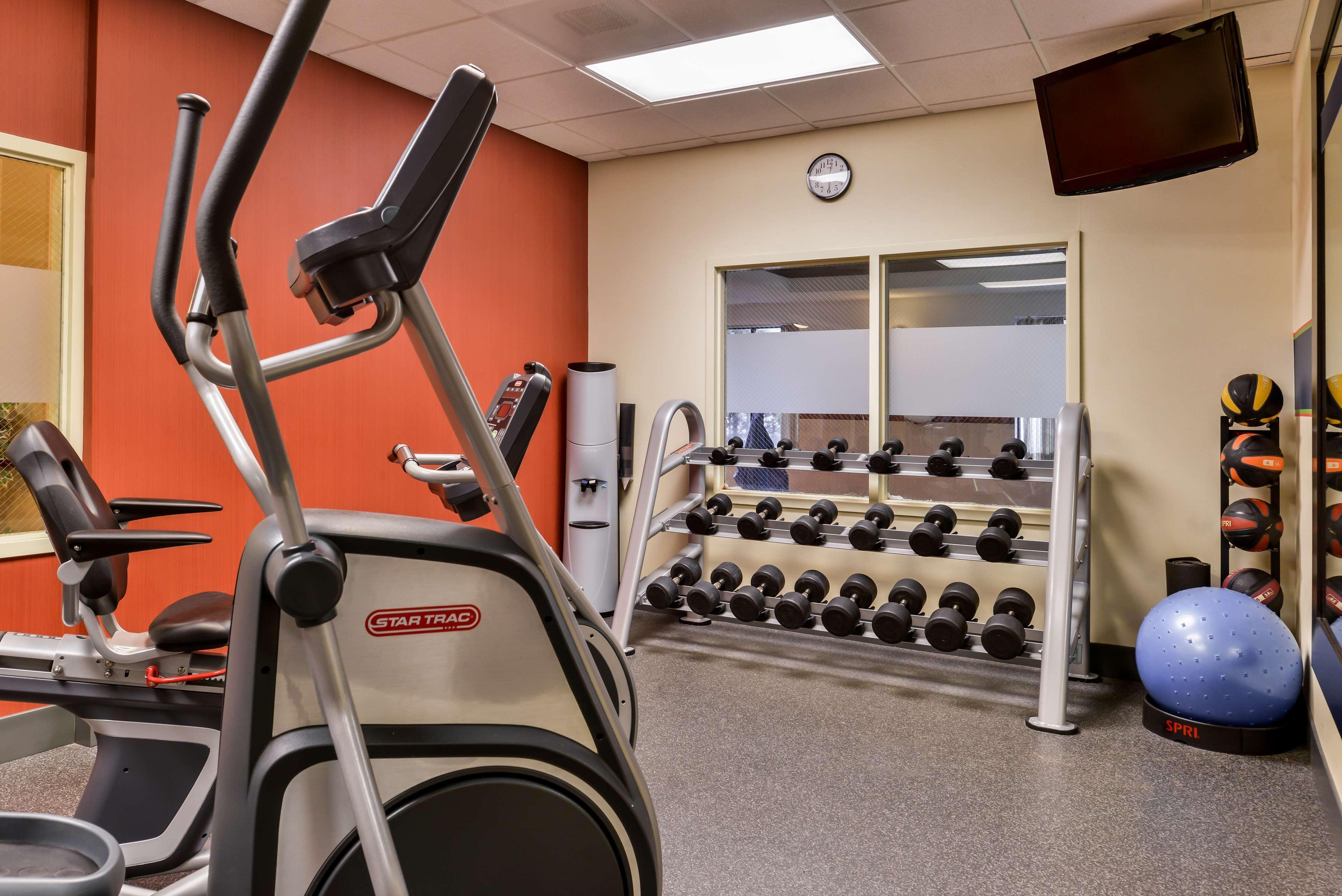 Hampton Inn Емпория Екстериор снимка