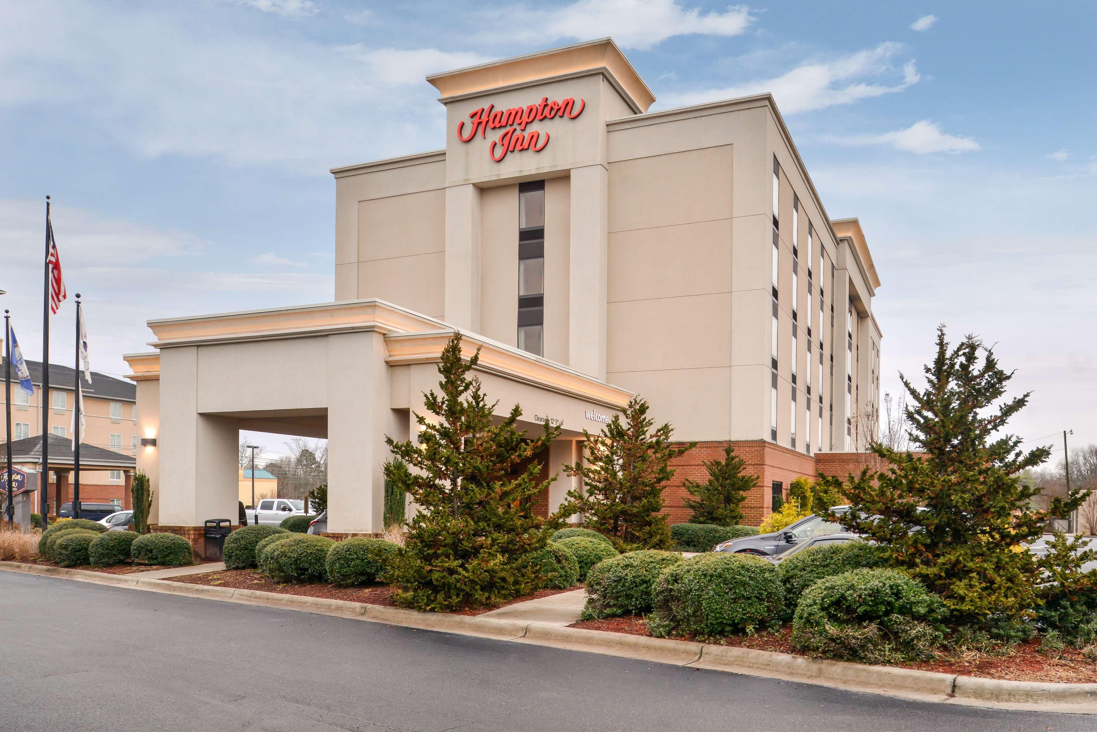 Hampton Inn Емпория Екстериор снимка