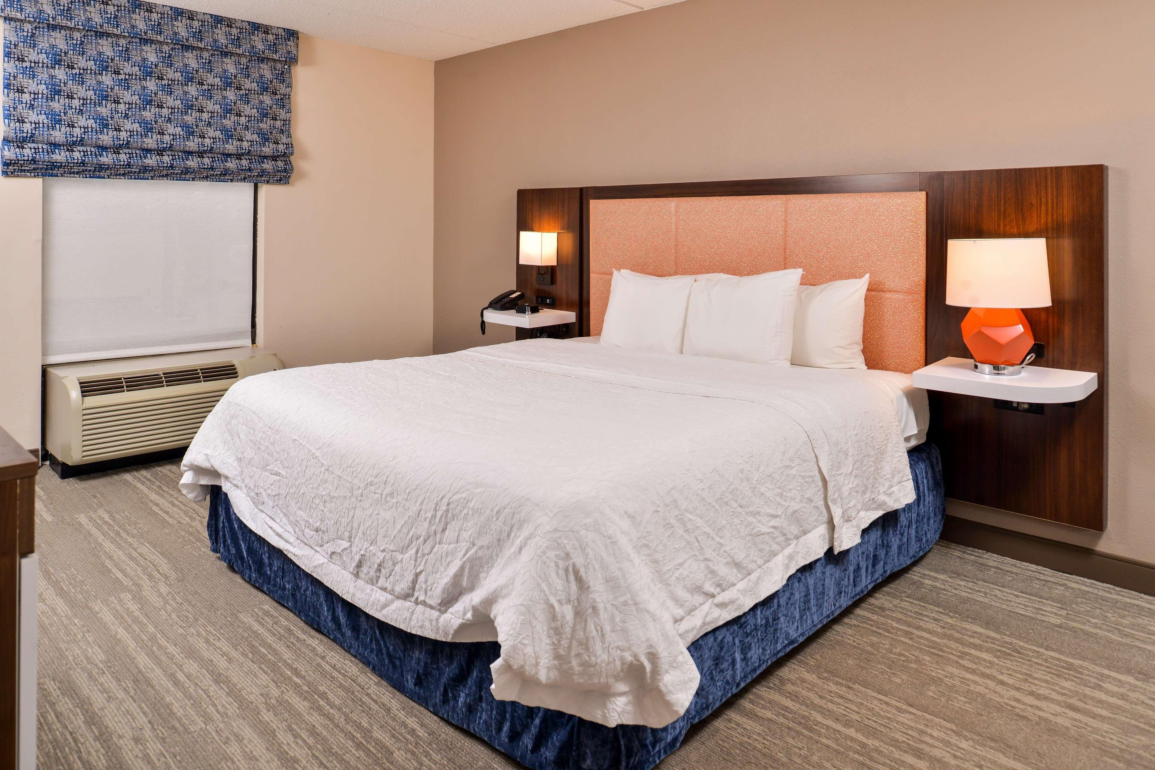Hampton Inn Емпория Екстериор снимка