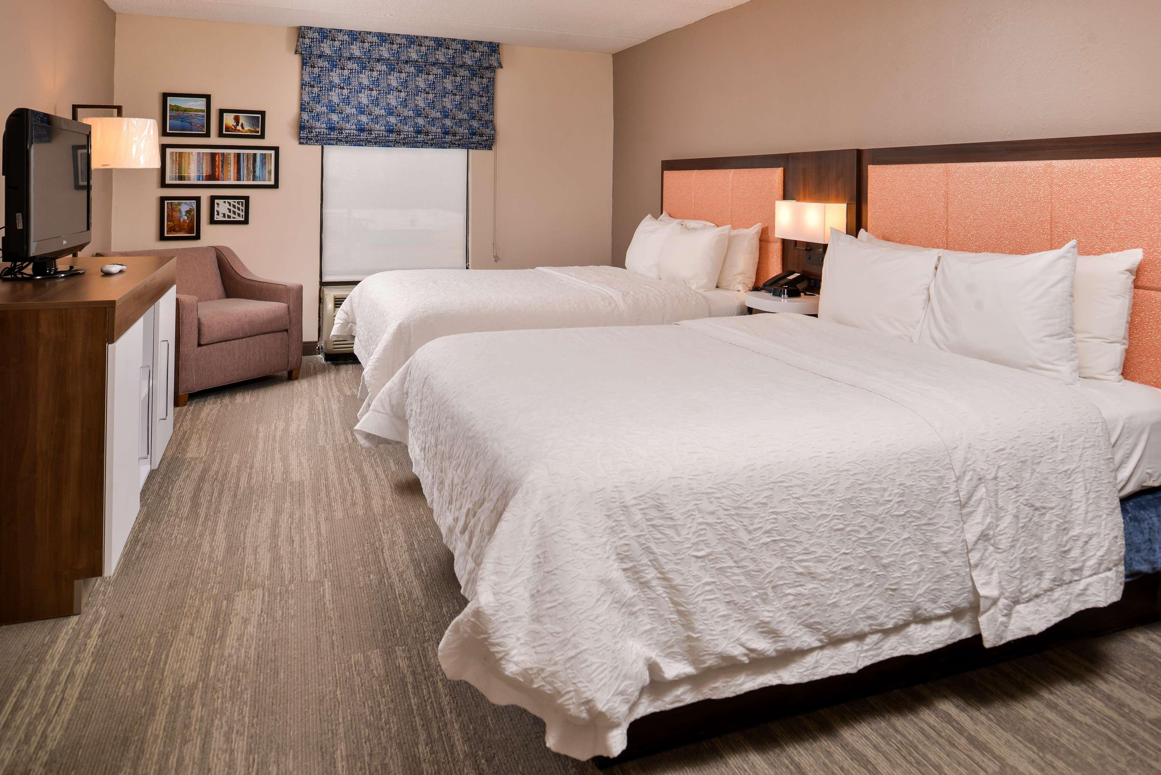 Hampton Inn Емпория Екстериор снимка