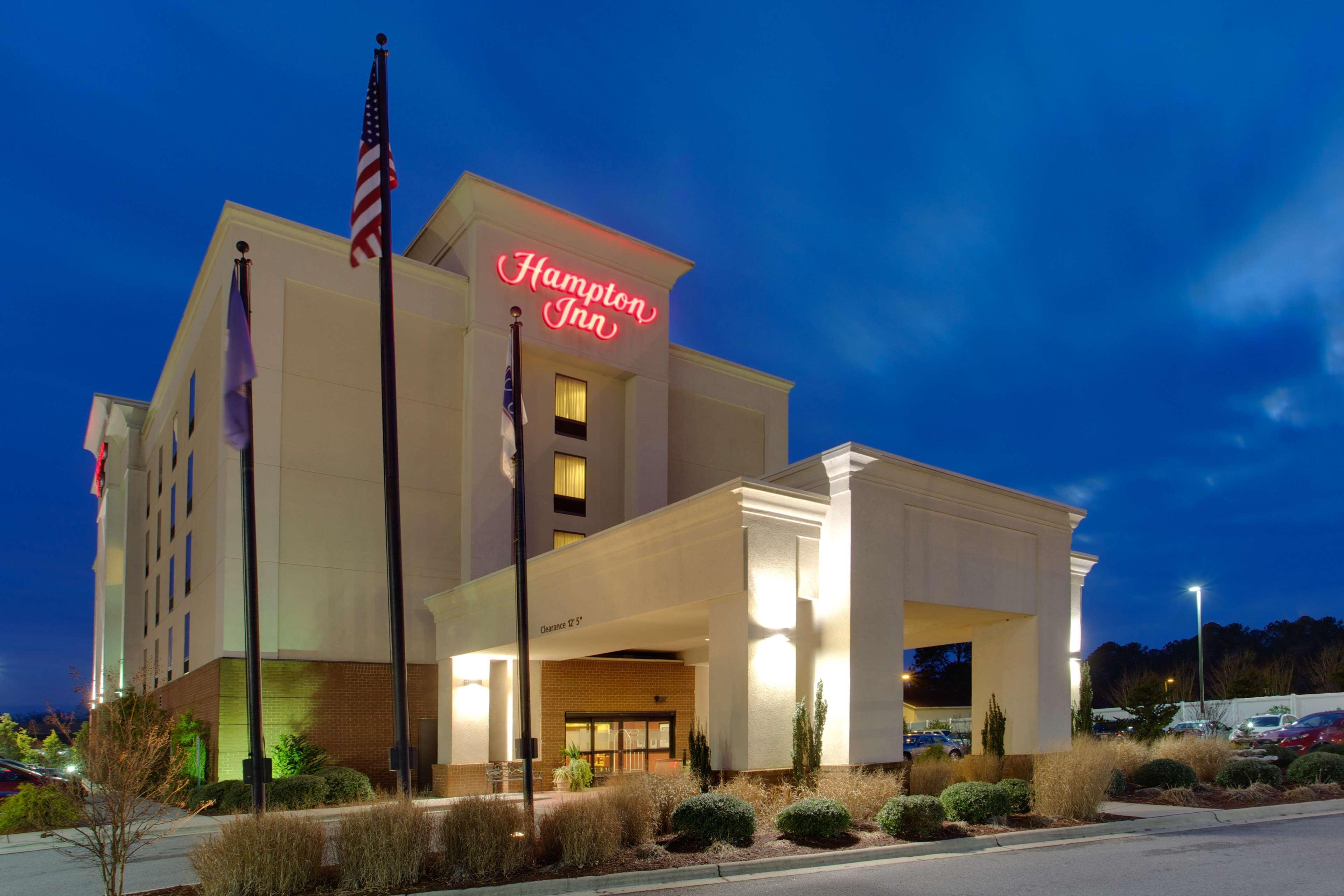 Hampton Inn Емпория Екстериор снимка