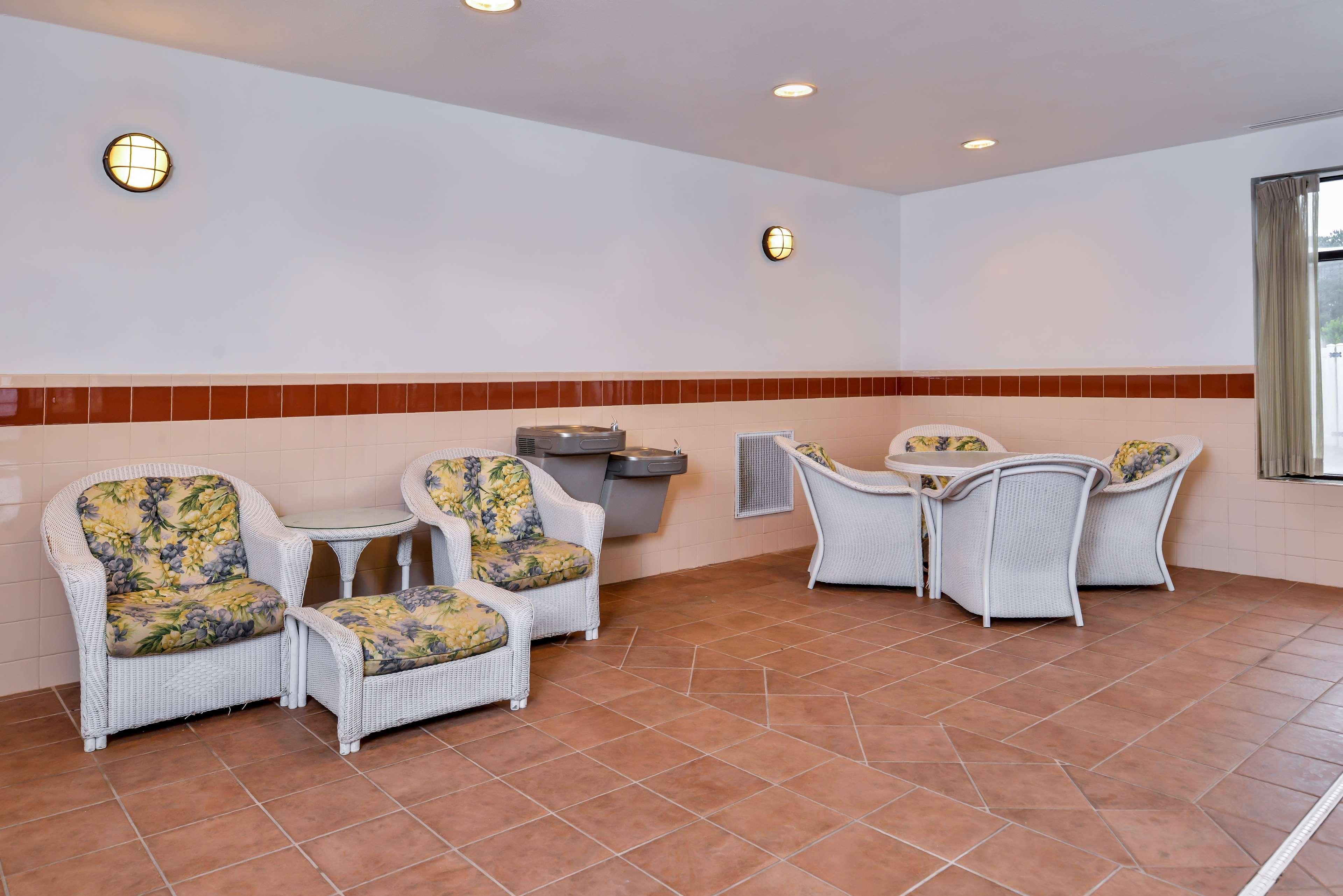 Hampton Inn Емпория Екстериор снимка