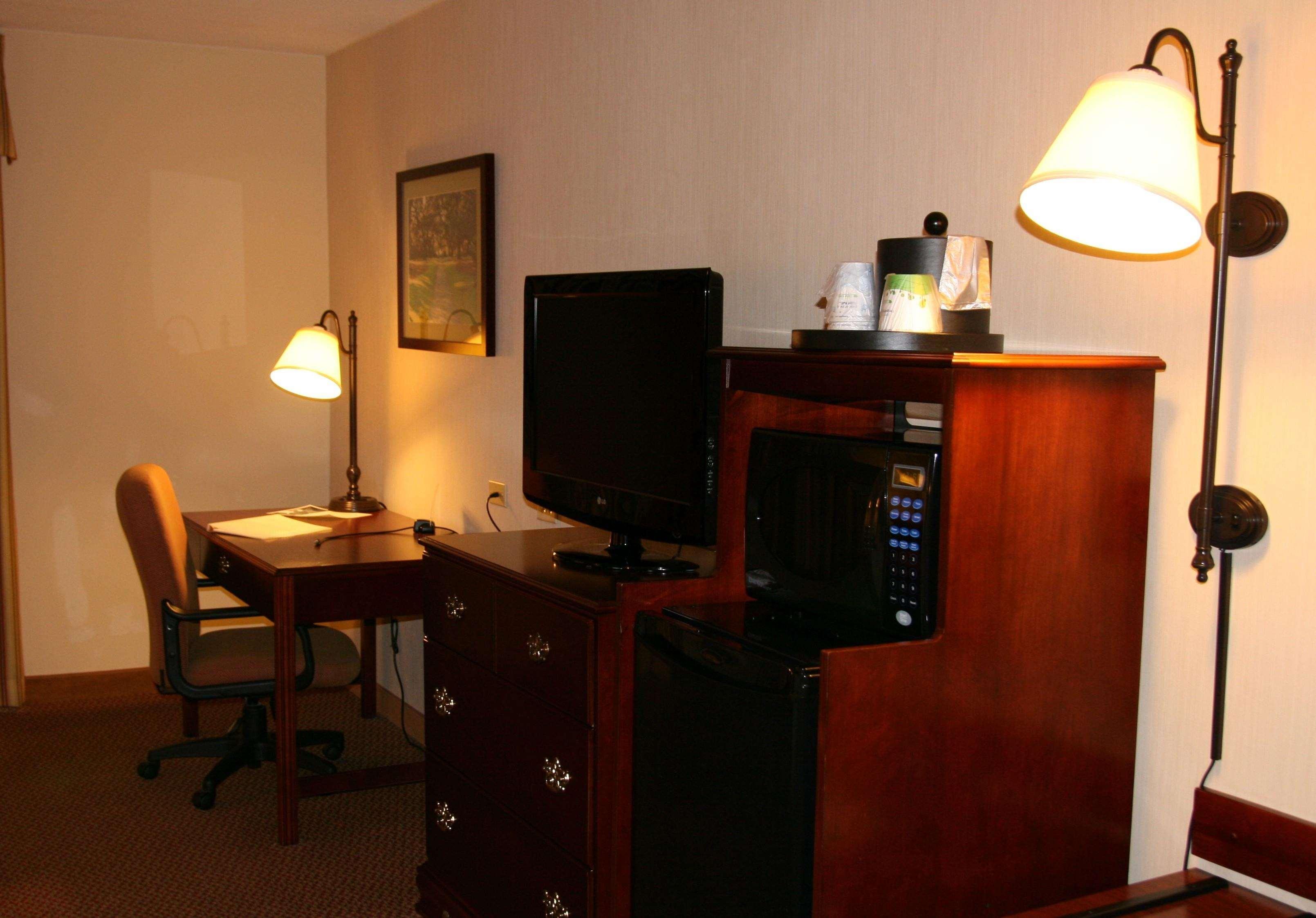 Hampton Inn Емпория Стая снимка