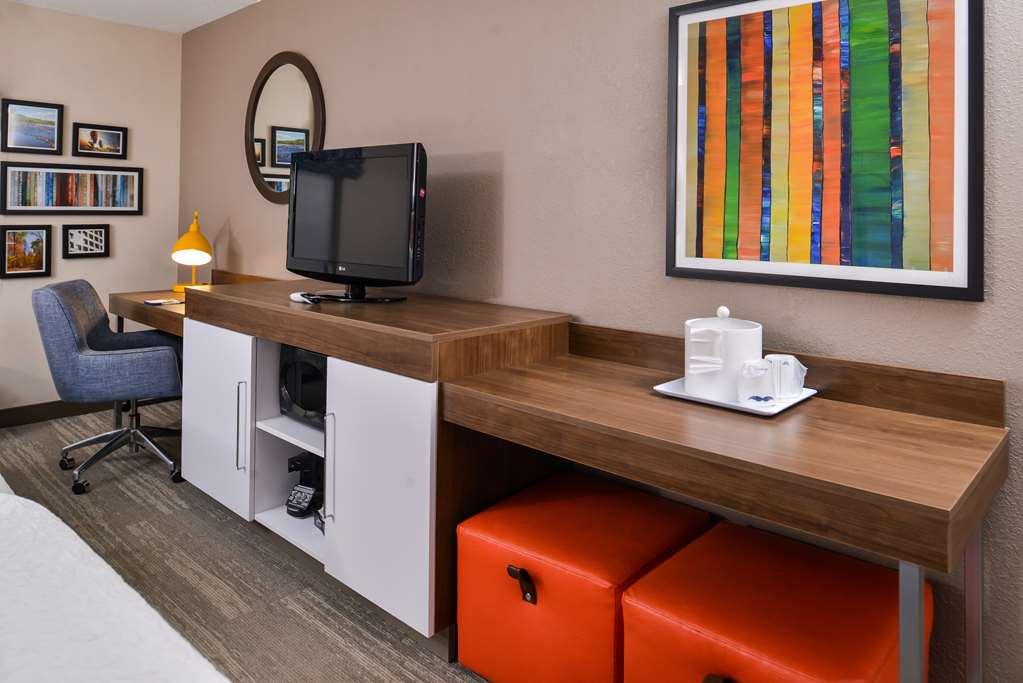 Hampton Inn Емпория Стая снимка