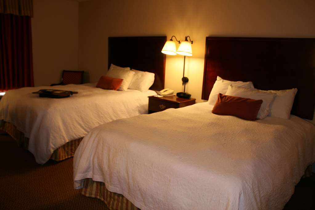 Hampton Inn Емпория Стая снимка