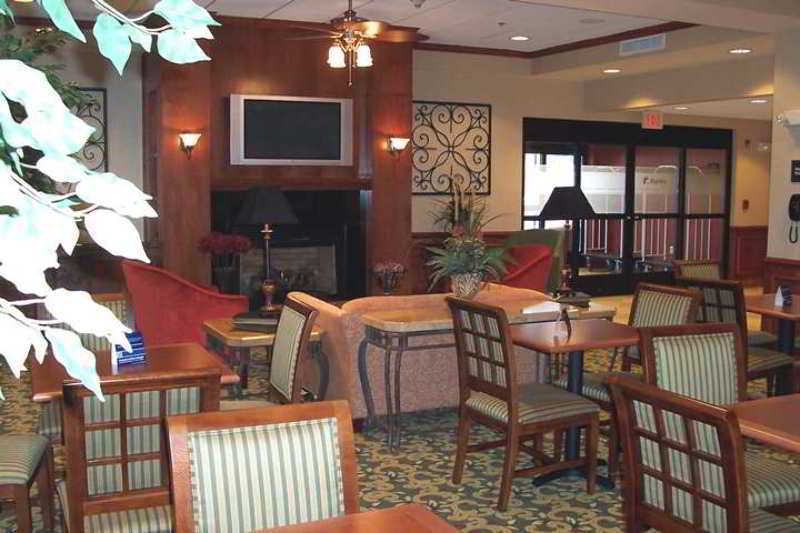 Hampton Inn Емпория Интериор снимка